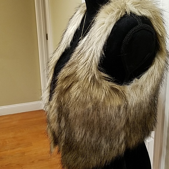 H&M VEST - Picture 2 of 7